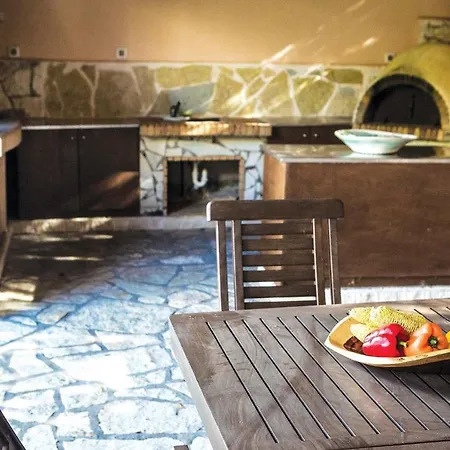 Sleeps 6 Air Con Wifi Villa *