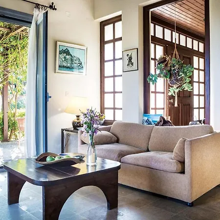 Sleeps 6 Air Con Wifi Villa Spartià